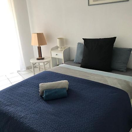 L'Ancre Bleue Apartment Кавалере-сюр-Мер Екстериор снимка