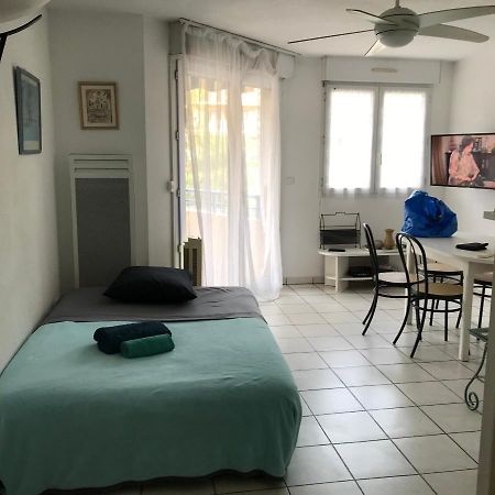 L'Ancre Bleue Apartment Кавалере-сюр-Мер Екстериор снимка