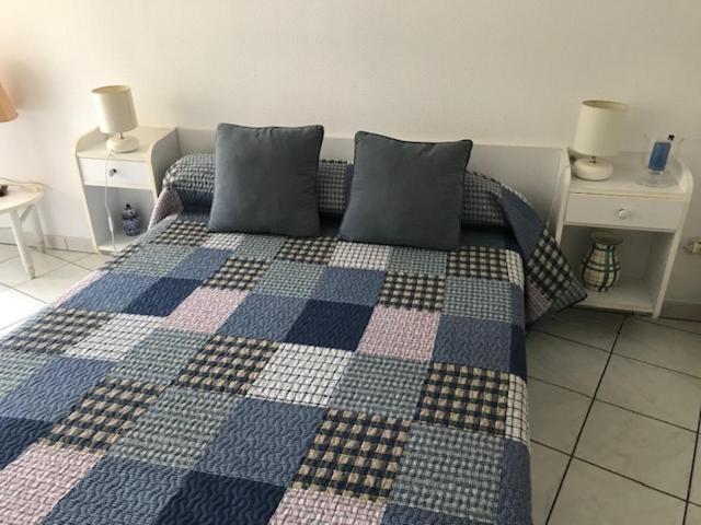 L'Ancre Bleue Apartment Кавалере-сюр-Мер Екстериор снимка